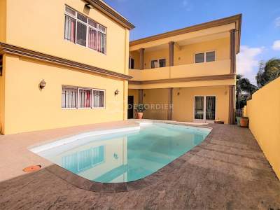 (Ref. MA7-255) Maison en 4 parties avec pisicine - House on Aster Vender