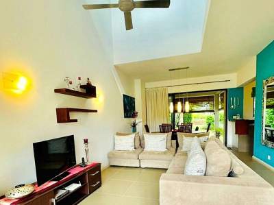 (Ref. MA7-456) Townhouse lumineux, équipé et meublé - House on Aster Vender