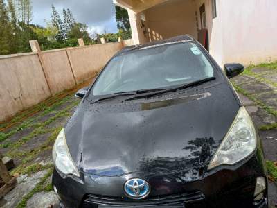 TOYOTA PRIUS HYBRID - Family Cars