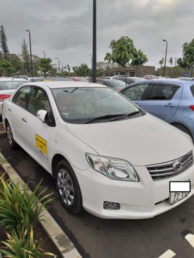 TOYOTA AXIO 2011 - Family Cars