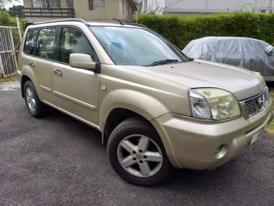 Nissan Xtrail  - SUV Cars on Aster Vender