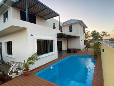 VILLA ON SALE IN POINTE AUX PIMENTS, MORC HARMONY - Rs 22 M neg - House