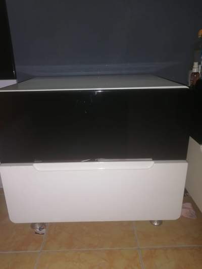  2 table de chevet  - Room in House on Aster Vender