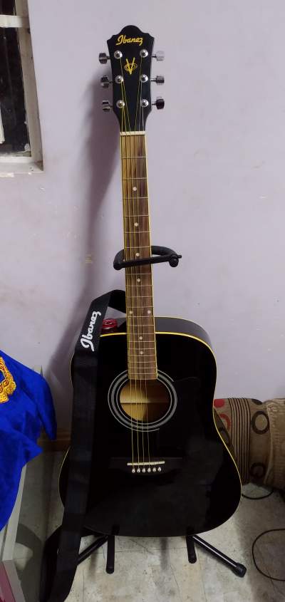 Ibanez Acoustic Guitar - Accoustic guitar on Aster Vender
