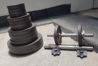 Set de musculation - weight bench - Fitness & gym equipment on Aster Vender