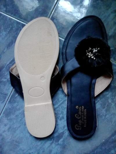 Savate dame a vendre - Slippers on Aster Vender