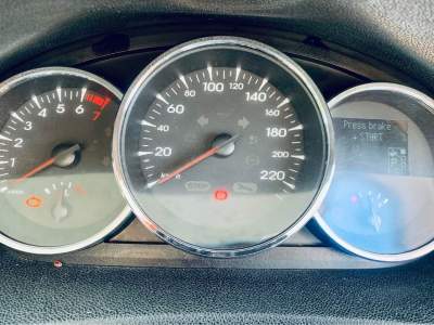 RENAULT - FLUENCE - 2014 - Compact cars