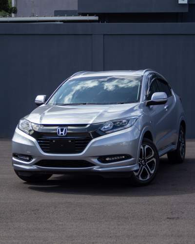 Honda Vezel Hybrid - SUV Cars