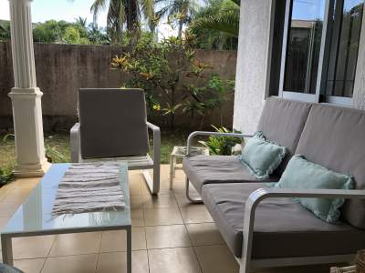 Outdoor 2 seater with matching table - Living room sets on Aster Vender