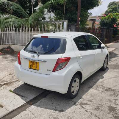 Toyota Vitz auto year 2012 - Compact cars