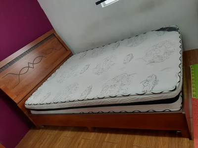 Bed queen size - Bedroom Furnitures on Aster Vender