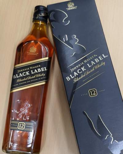 BOUTEILLE DE WHISKY - BLACK LABEL - 70CL - Drinks on Aster Vender