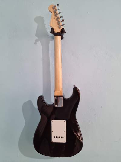 Electric Guitar Deviser - Electric guitar on Aster Vender