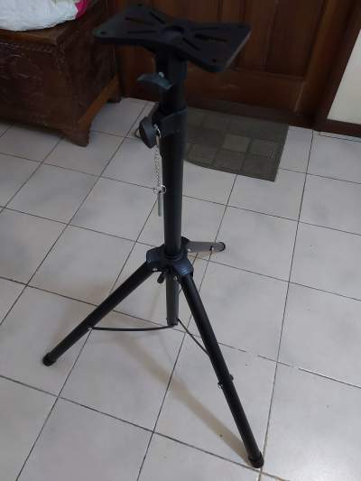 Speaker Stand - Other Studio Equipment on Aster Vender