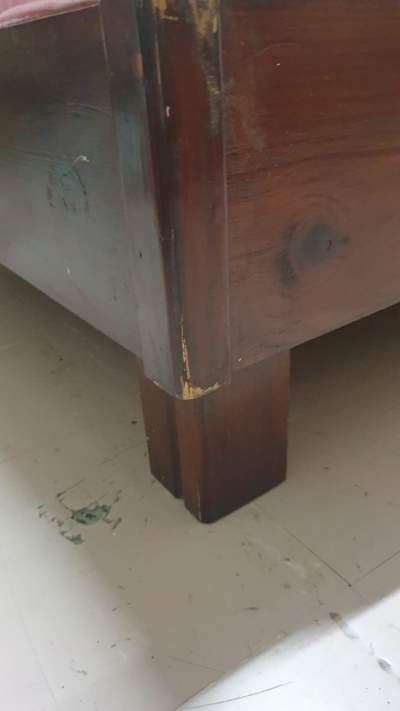 A vendre: Lit en bois traité avec Matelas - Bedroom Furnitures on Aster Vender