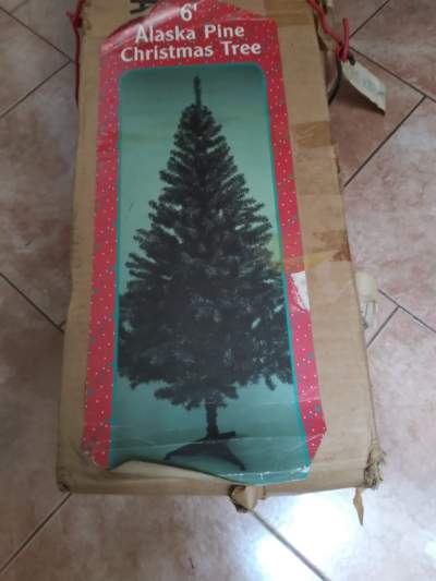 New Christmas tree 6 pieds including lot of decoration - Others on Aster Vender