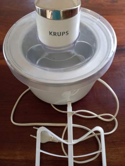 Ice cream machine - Kitchen appliances