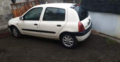 RENAULT CLIO 2 YEAR 2000 - Family Cars on Aster Vender