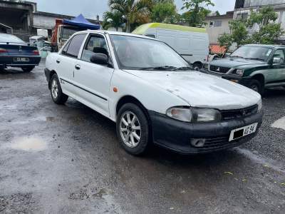 Mitsubishi Lancer YR 94  - Family Cars on Aster Vender