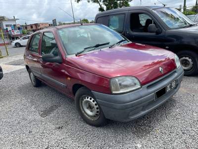 Renault Clio Year 98  - Compact cars