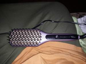 Remington straight brush - Other Hair Care Tools on Aster Vender