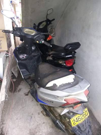 2 Scooter a vendre  - Others on Aster Vender
