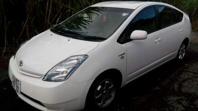 Toyota Prius 2010 in excellent condition - Family Cars on Aster Vender