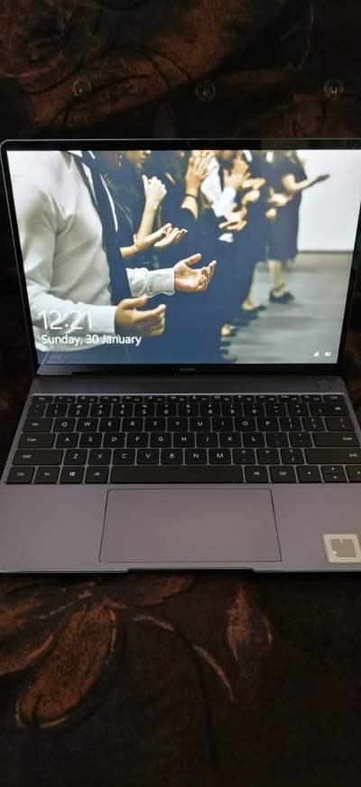 LAPTOP - Laptop