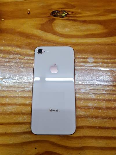 iPhone 8 64GB Gold - iPhones on Aster Vender