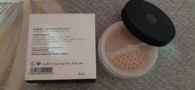 Lily Lolo mineral foundation spf 15 - Foundation on Aster Vender