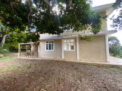 Sales - House 200 m² with land 1520 m² - House on Aster Vender