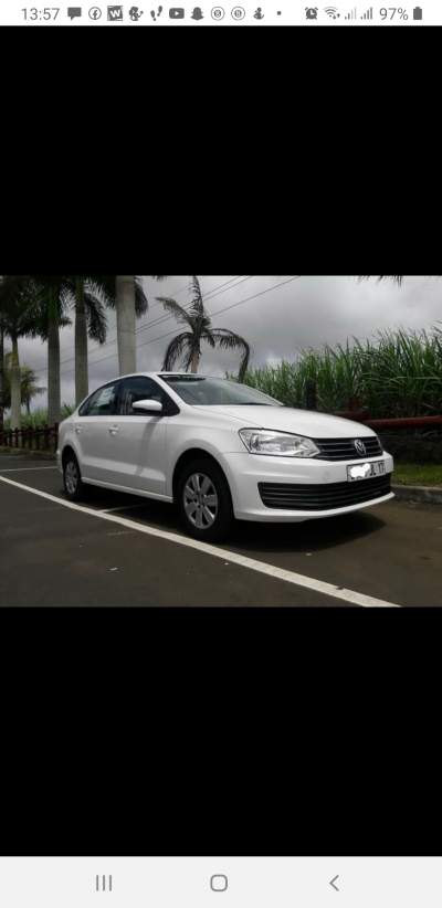 Volkswagen polo trendline 2017 - Family Cars