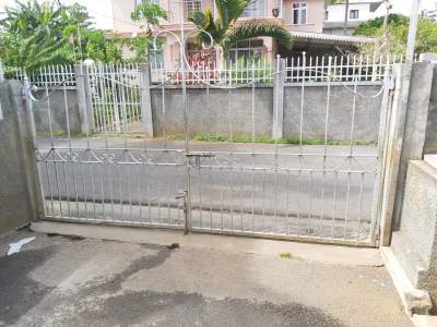 Galvanised Gate - Others on Aster Vender