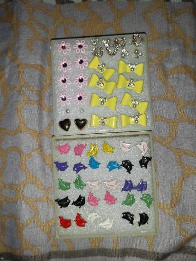  2 boite petits boucle d'oreilles - Earrings on Aster Vender