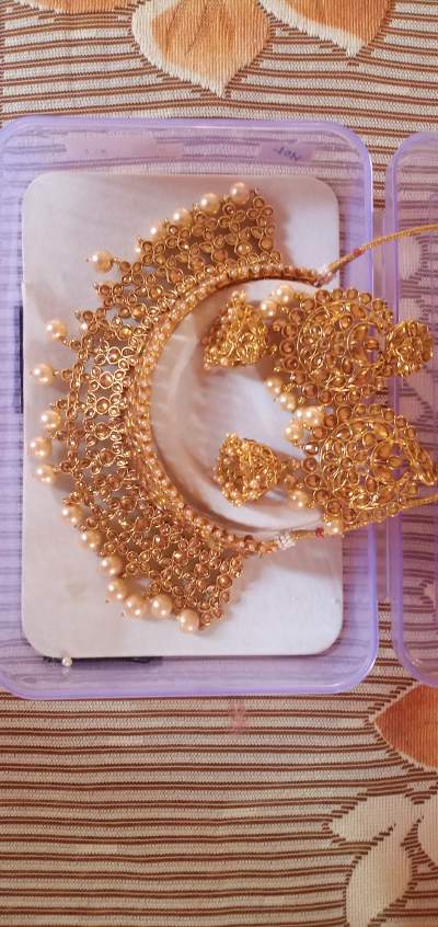 Necklace with earrings - Necklaces on Aster Vender