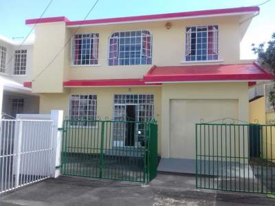 Maison meublee a vendre a Quatre Bornes - House on Aster Vender