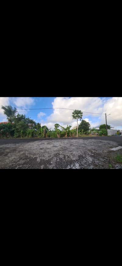 Land For Sale in Flacq - Land on Aster Vender