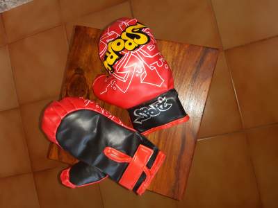 Neuf Gants de boxe - Sports outfits on Aster Vender