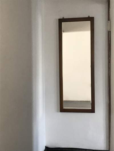 Coffee table and a wall mounted mirror  - Tables on Aster Vender