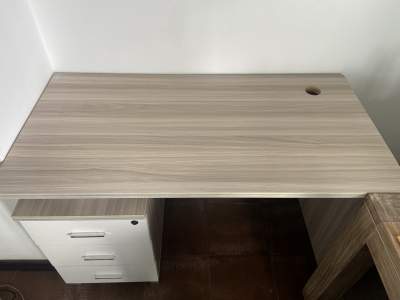 Study desk/table - Desks on Aster Vender