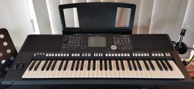 YAMAHA PSR S950 Keyboard Arranger - Electronic organ on Aster Vender