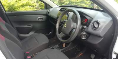 Renault Kwid Automatique - Compact cars on Aster Vender
