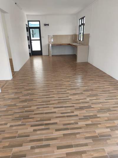 HOUSE FOR SALE - House on Aster Vender