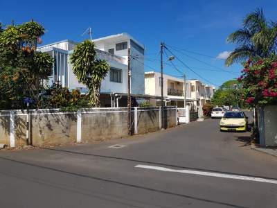 Exceptional value: 3000sqft House near Balfour, Beau Bassin - House on Aster Vender