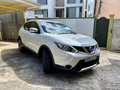 NISSAN QASHQAI J11 YEAR 2017 / 1.6 TURBO DIESEL - SUV Cars on Aster Vender