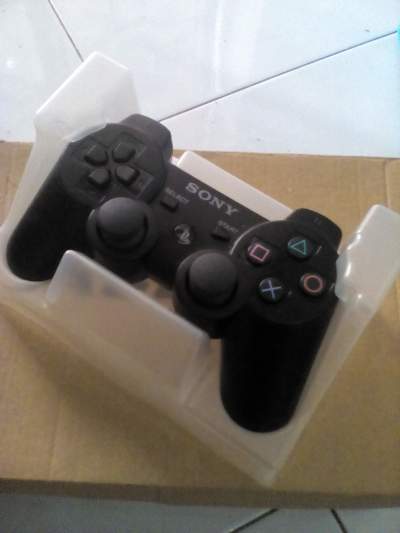 PS3 Original controller - Other Decorations on Aster Vender