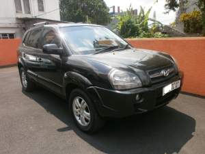 Hyundai Tucson  - SUV Cars on Aster Vender