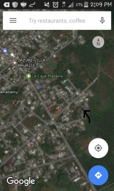 I am selling an incomplete house on 9.5 perches of land at Roches Noires - Land on Aster Vender