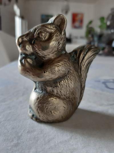 Brass statues - Interior Decor on Aster Vender