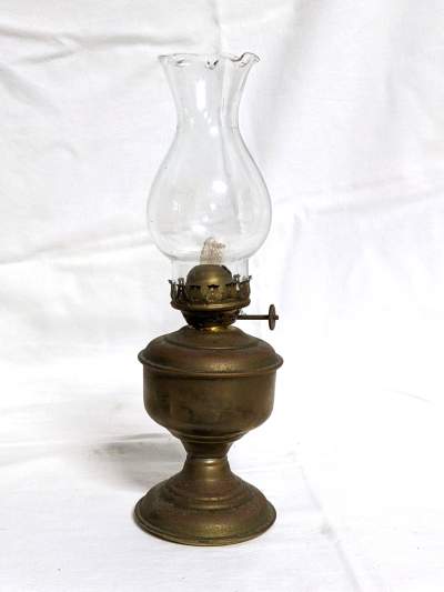 Vieille lampe à huile - Old oil lamp - Antiquities on Aster Vender
